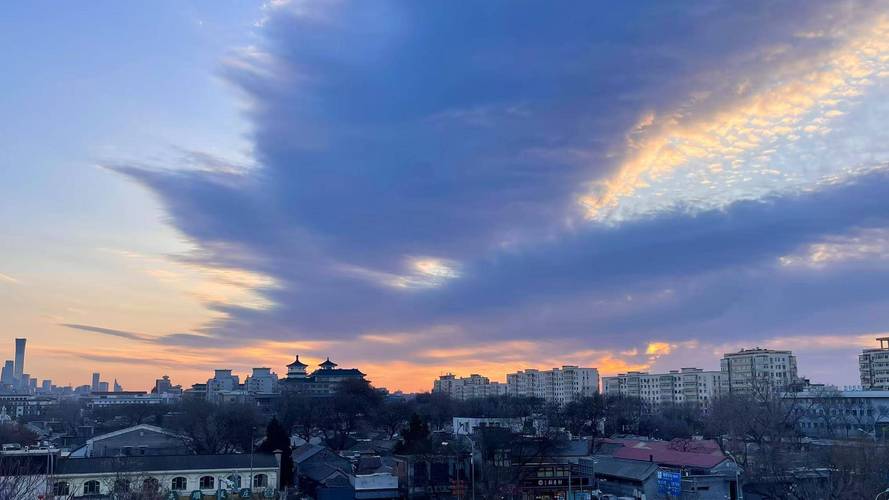 周末早起的人 先感受朝霞的美 来看北京的冬日暖色