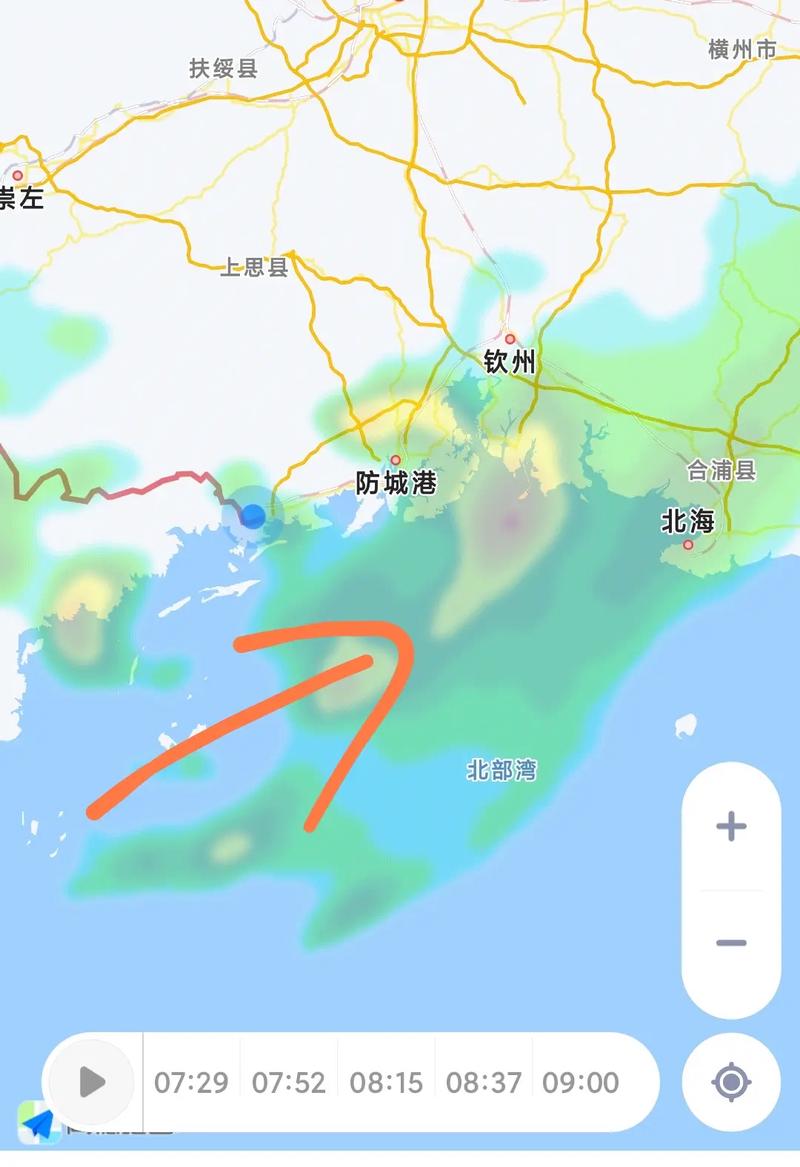 广西东兴日均验放出入境旅客超1万人次 春节期间口岸旅游持续升温