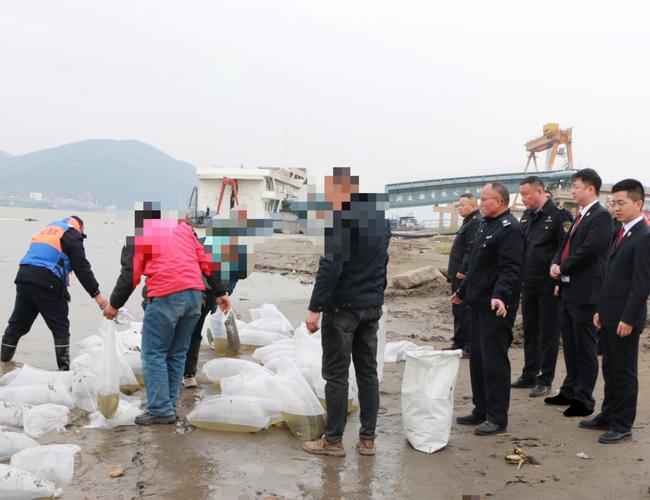 仙女湖区打击违法捕捞行为