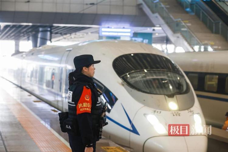 武铁多措并举应对中秋假期客流高峰
