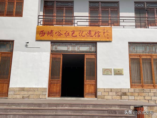 光影与历史建筑辉映 在百年旧址重温红色记忆