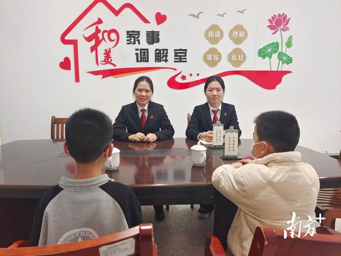 法官走进非遗工坊