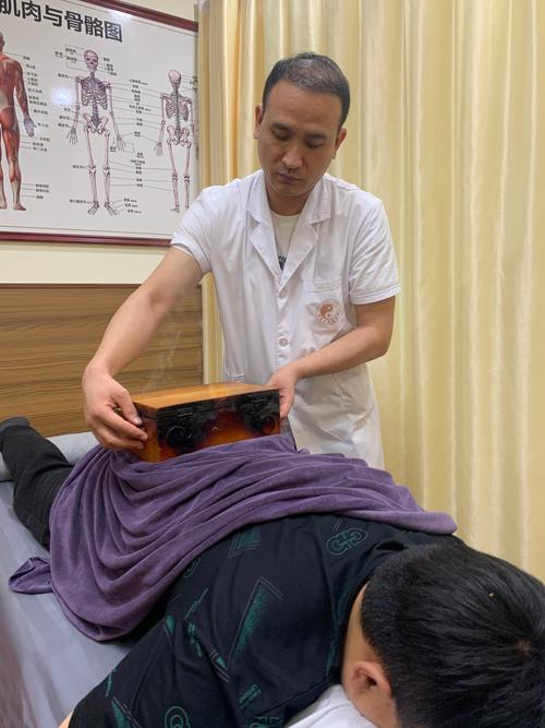 在养生馆做按摩,她觉得疼,到医院一检查……