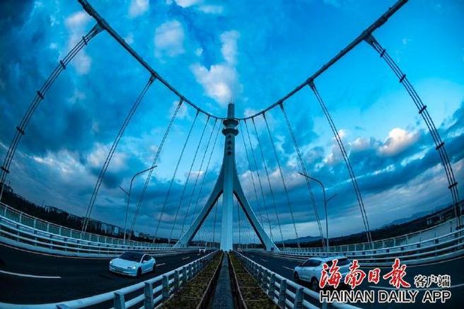 海南首座悬索桥乐城大桥实现功能性通车