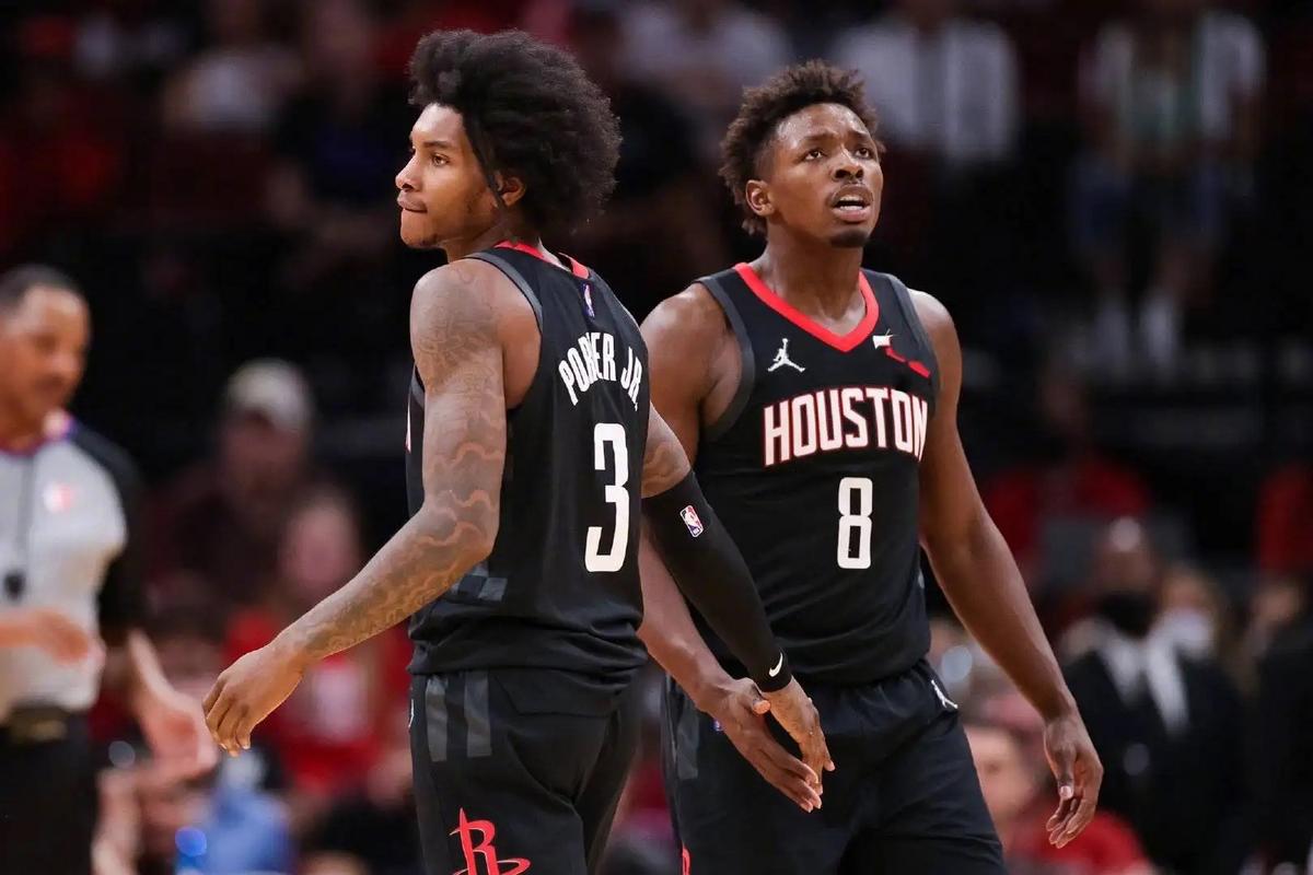 Woj:老鹰将以双向合同签下多米尼克·巴洛