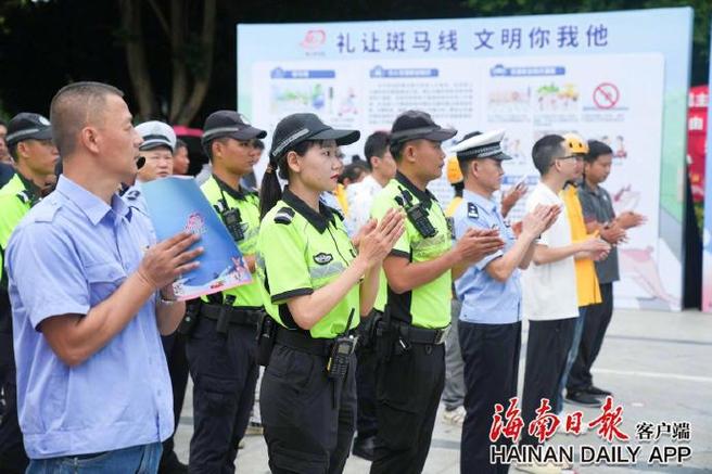 三亚“爱Lu”斑马线守护志愿服务活动吸引越来越多群众参与