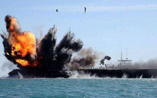英国海上引爆一枚二战遗留炸弹