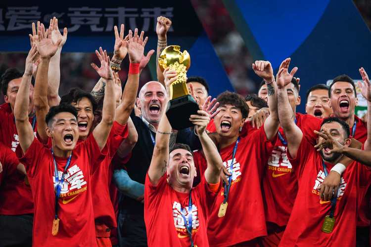 中超综合:卫冕冠军上海海港迎来“开门红”