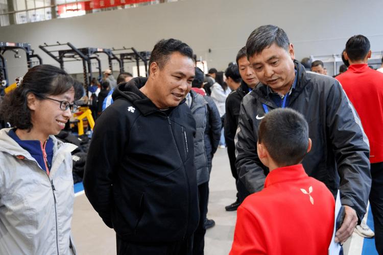 云南打造冰雪运动“南方热潮”——访云南代表团副团长、云南省体育局局长杨中华