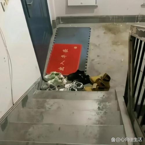 出租屋多日无人进出,飘出恶臭!邻居紧急报警!
