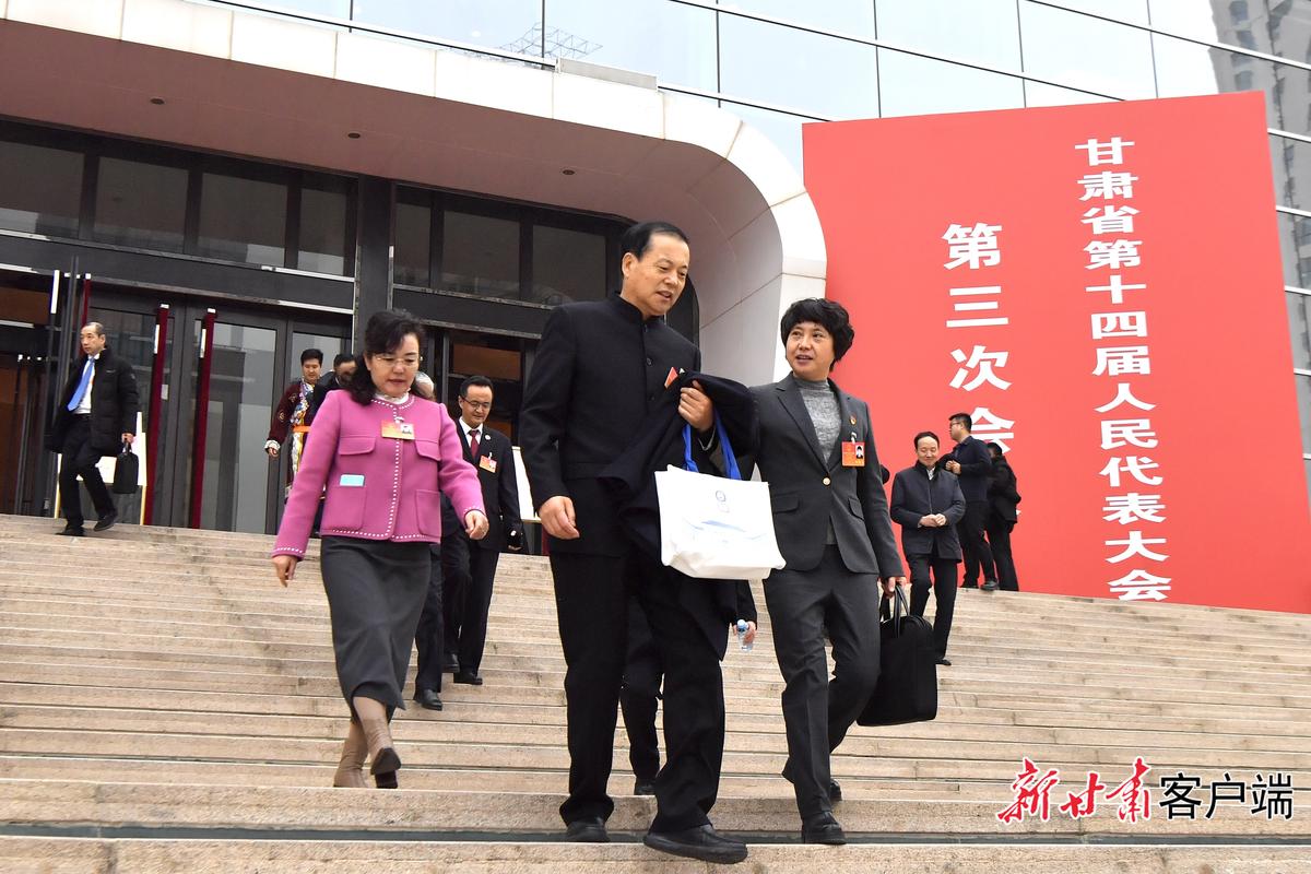 甘肃两会启幕:去年政协委员深耕新材料等领域纾困百余难题