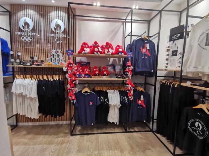 探访巴黎奥运会官方特许商品旗舰店