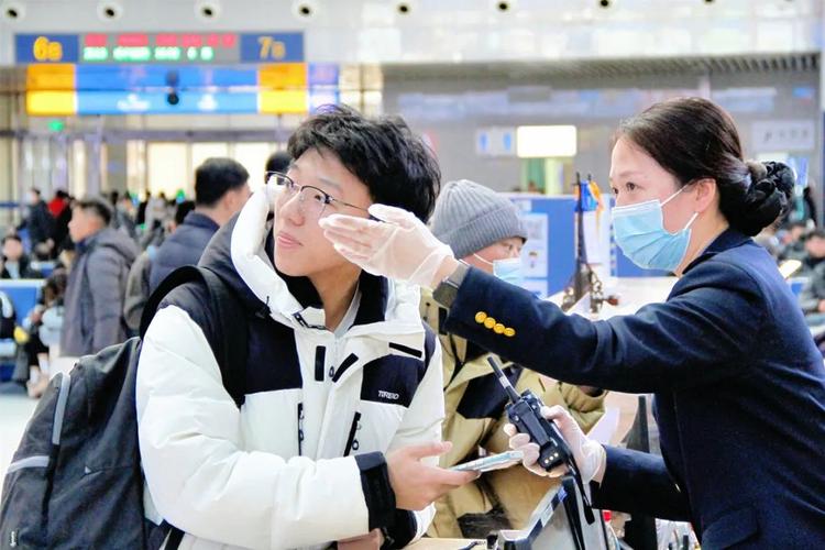 石家庄市将迎高校学生 返校客流高峰温馨提示:请乘坐合规车辆并索要发票