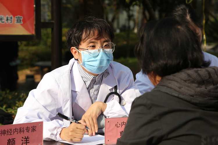 义诊、讲座……南华附一医院举办惰性淋巴瘤公益日活动