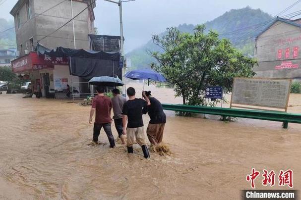 新一轮强降雨侵袭黄山 公安机关紧急救援