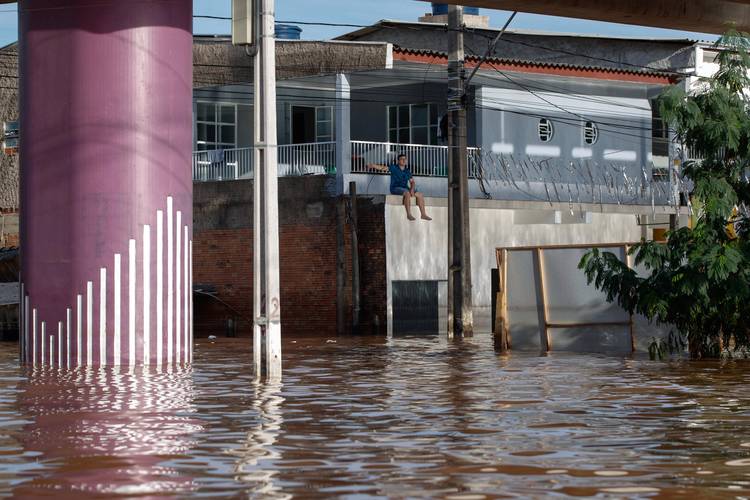 暴雨灾害频发 巴西东南部多地进入紧急状态