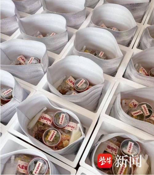 (新春走基层)宠物年夜饭热销 专家:“宠物+”跨界融合迎新机