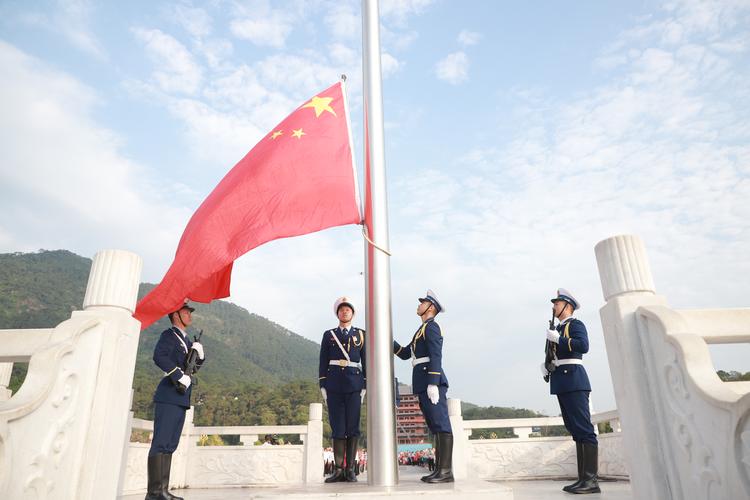 升国旗!国乒女团五连冠 全场高唱《义勇军进行曲》