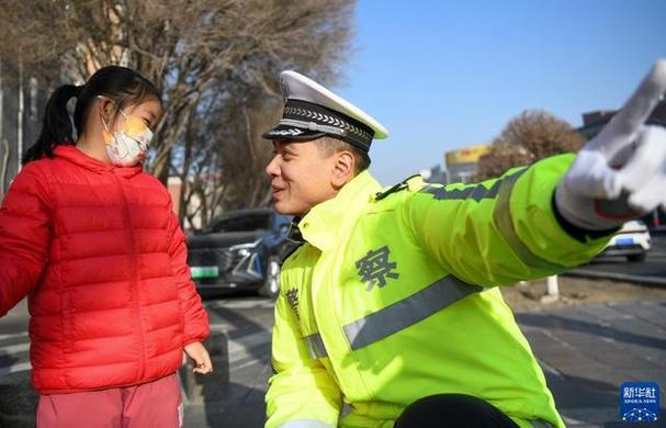 乌鲁木齐开展“全国交通安全日”主题活动