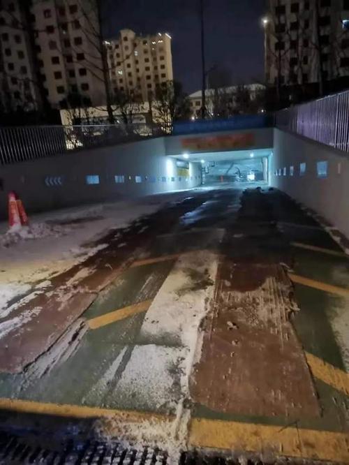 事发未来城!业主新车在地下车库被盗,物业竟然不知道……