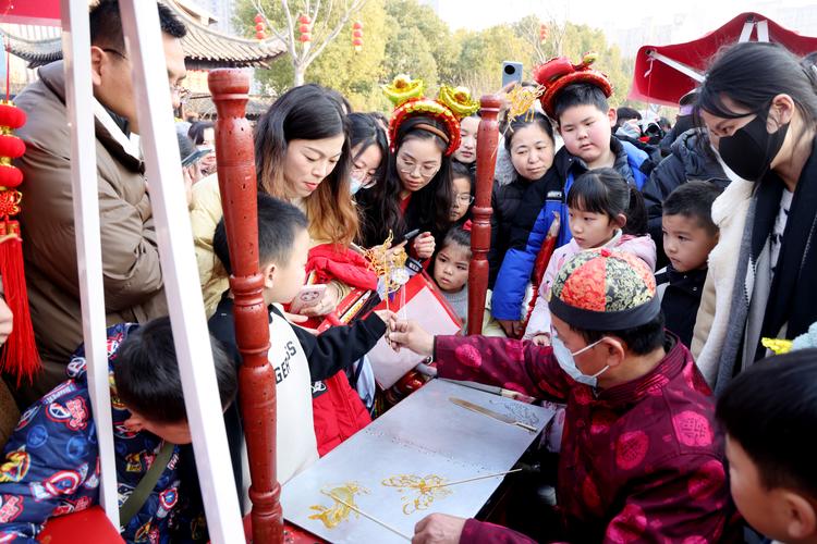 逛非遗、观社火、赏兰花……多地迎新春活动缤纷多彩