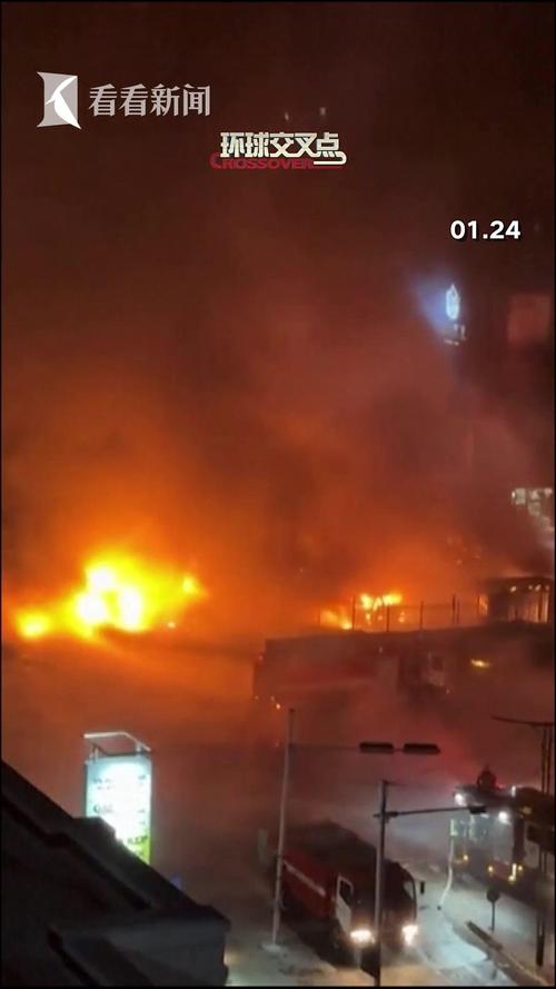 蒙古国首都液罐车与轿车相撞引发爆炸 已致3人死亡