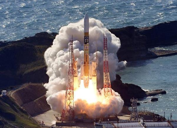 日本发射搭载卫星的H2A火箭49号机