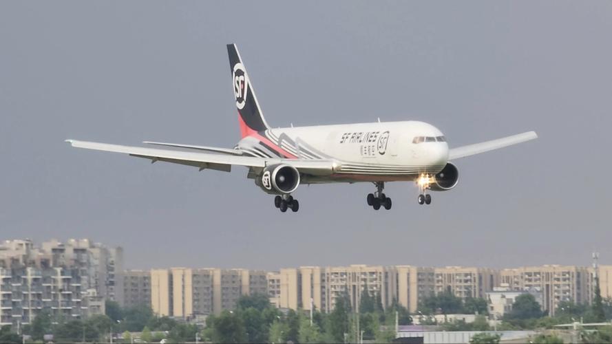 波音第100架767-300BCF交付顺丰航空