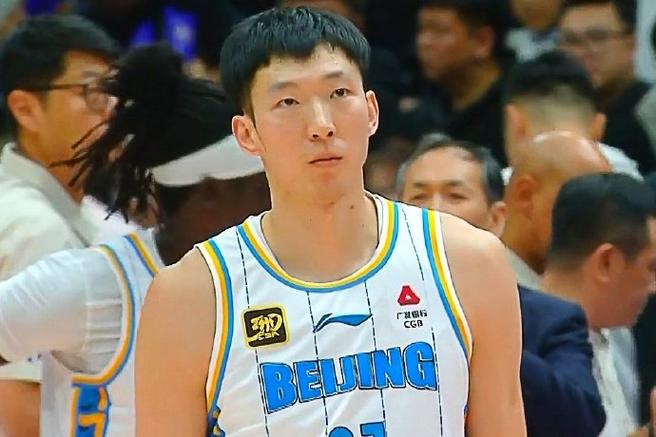 CBA|首钢男篮新援到位 周琦积极康复