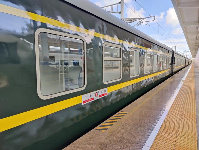 受热带低压影响部分进出海南岛旅客列车停运