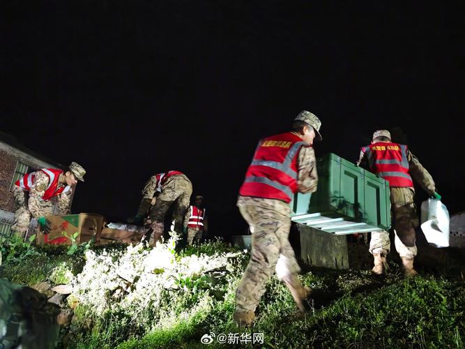 范围扩大、科学编组、拉网式搜索……四川筠连山体滑坡救援正在进行